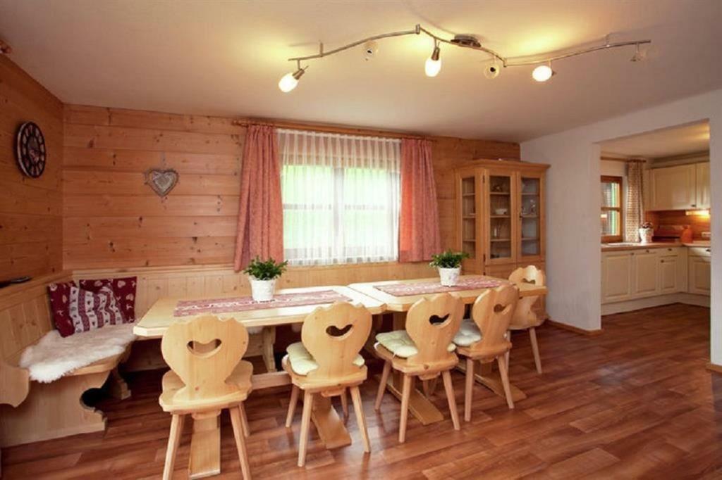 Haus Waldhof Apartment Brixen im Thale Exterior photo